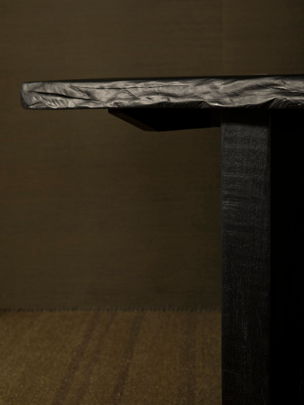 Mesa de comedor Ironwood centenario