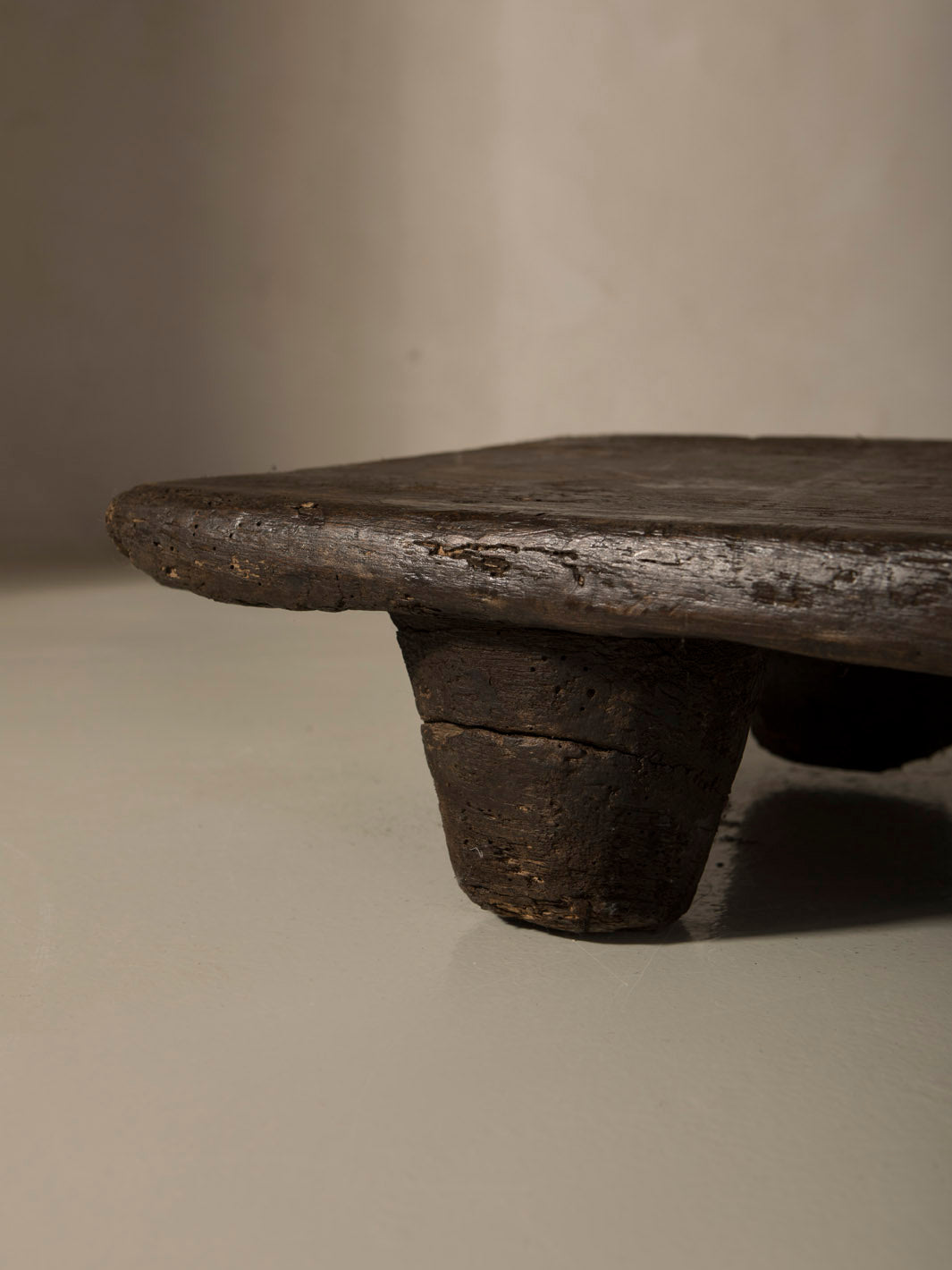 Low Naga Table