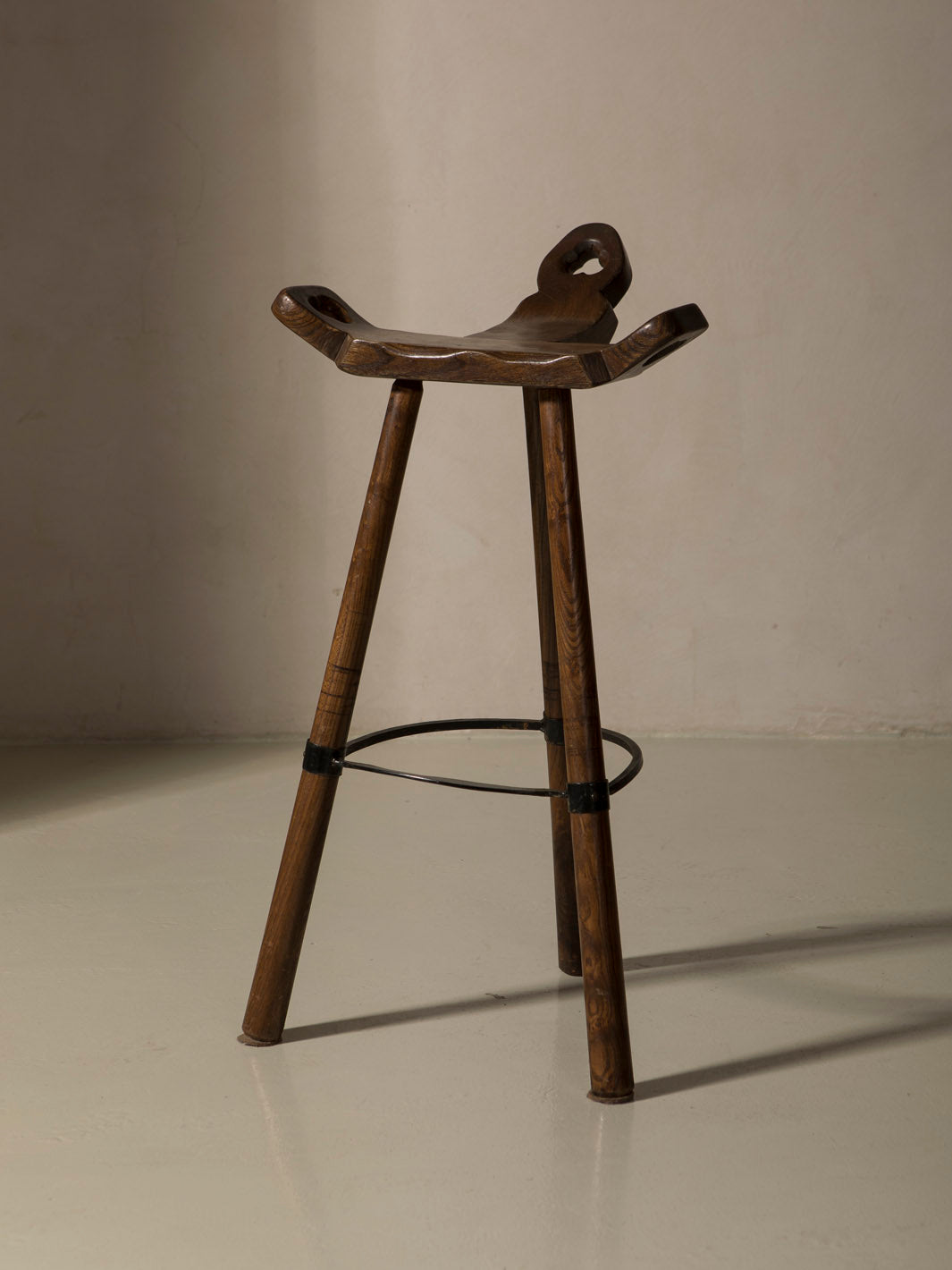 Pareja taburetes alsacianos años 50