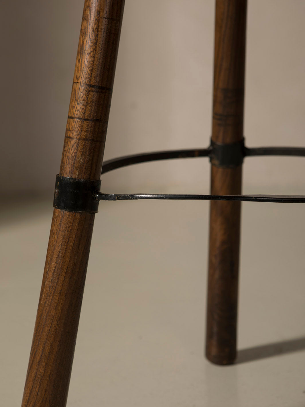 Pareja taburetes alsacianos años 50