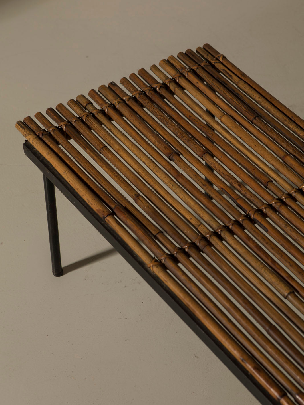 Banco bambú y hierro años 50