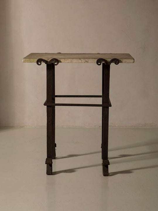 Mesa piedra Rogne s.XIX