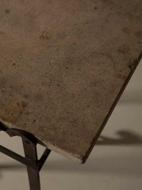 Mesa piedra Rogne s.XIX