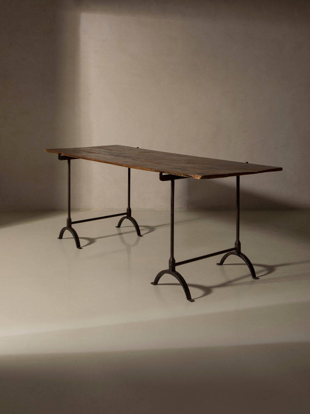 Mesa Nogal herrajes s.XIX