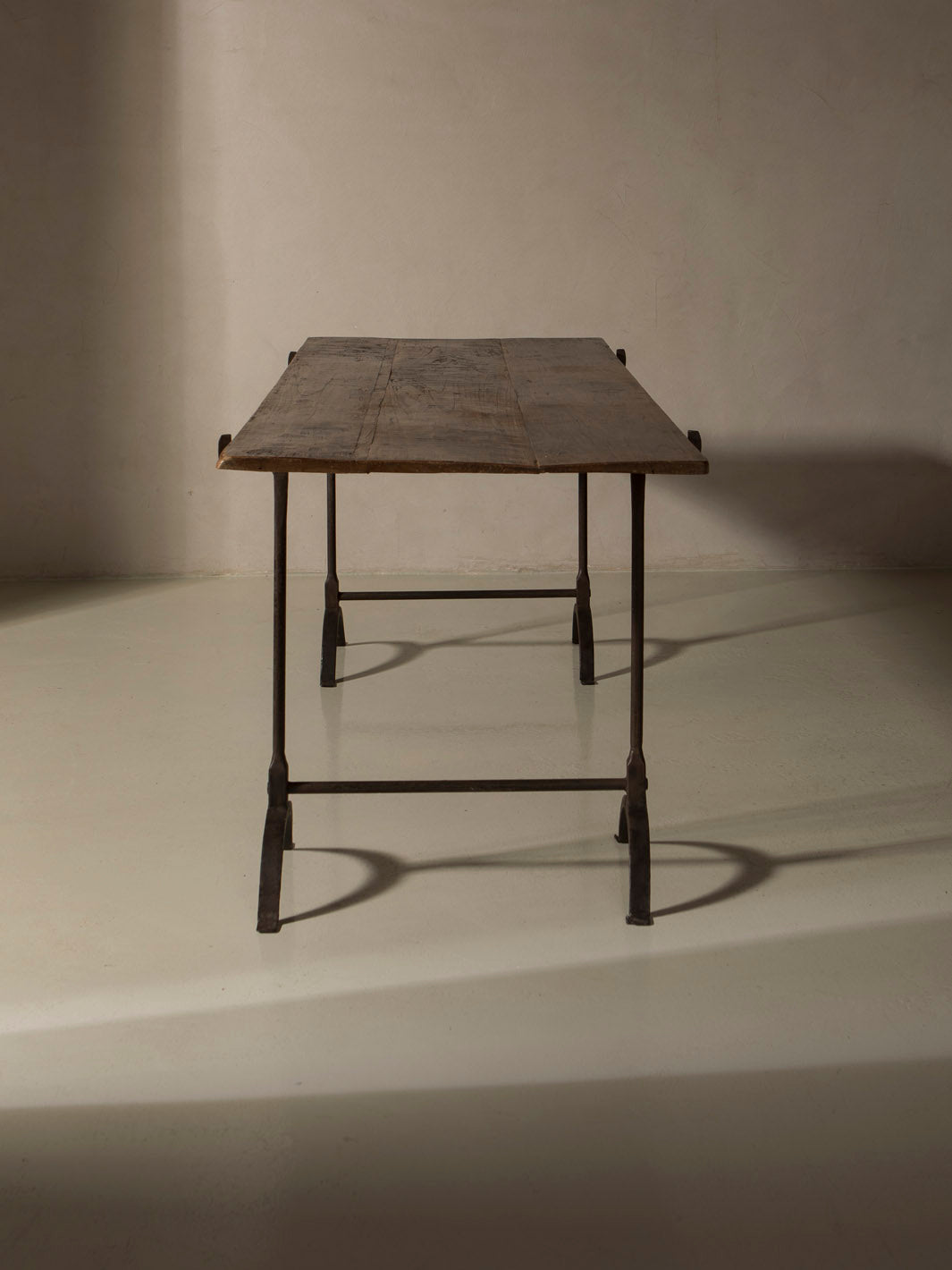 Mesa Nogal herrajes s.XIX