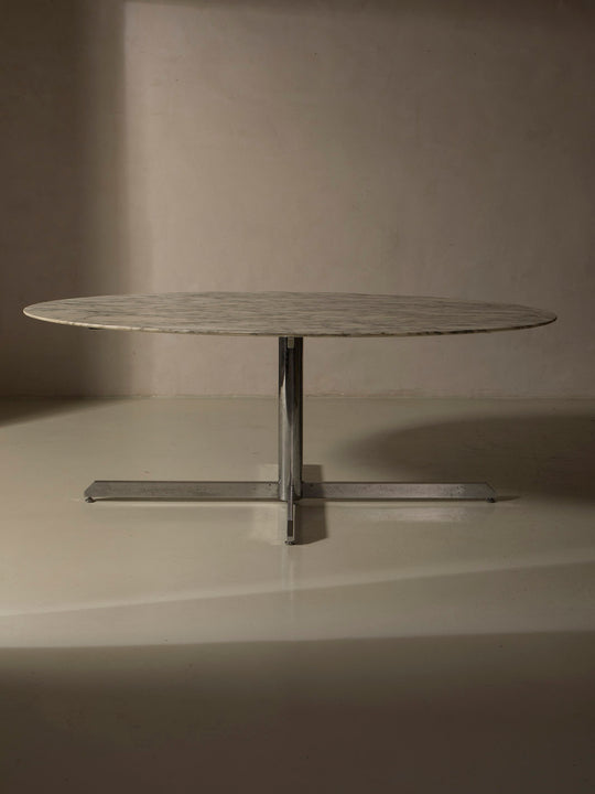 Mesa ovalada Knoll años 60