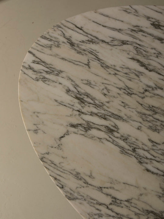 Mesa ovalada Knoll años 60