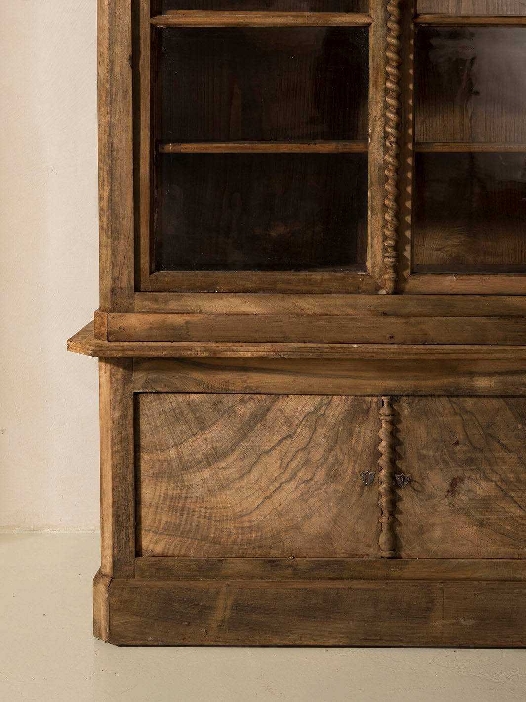 Librería rosa de nogal s.XIX