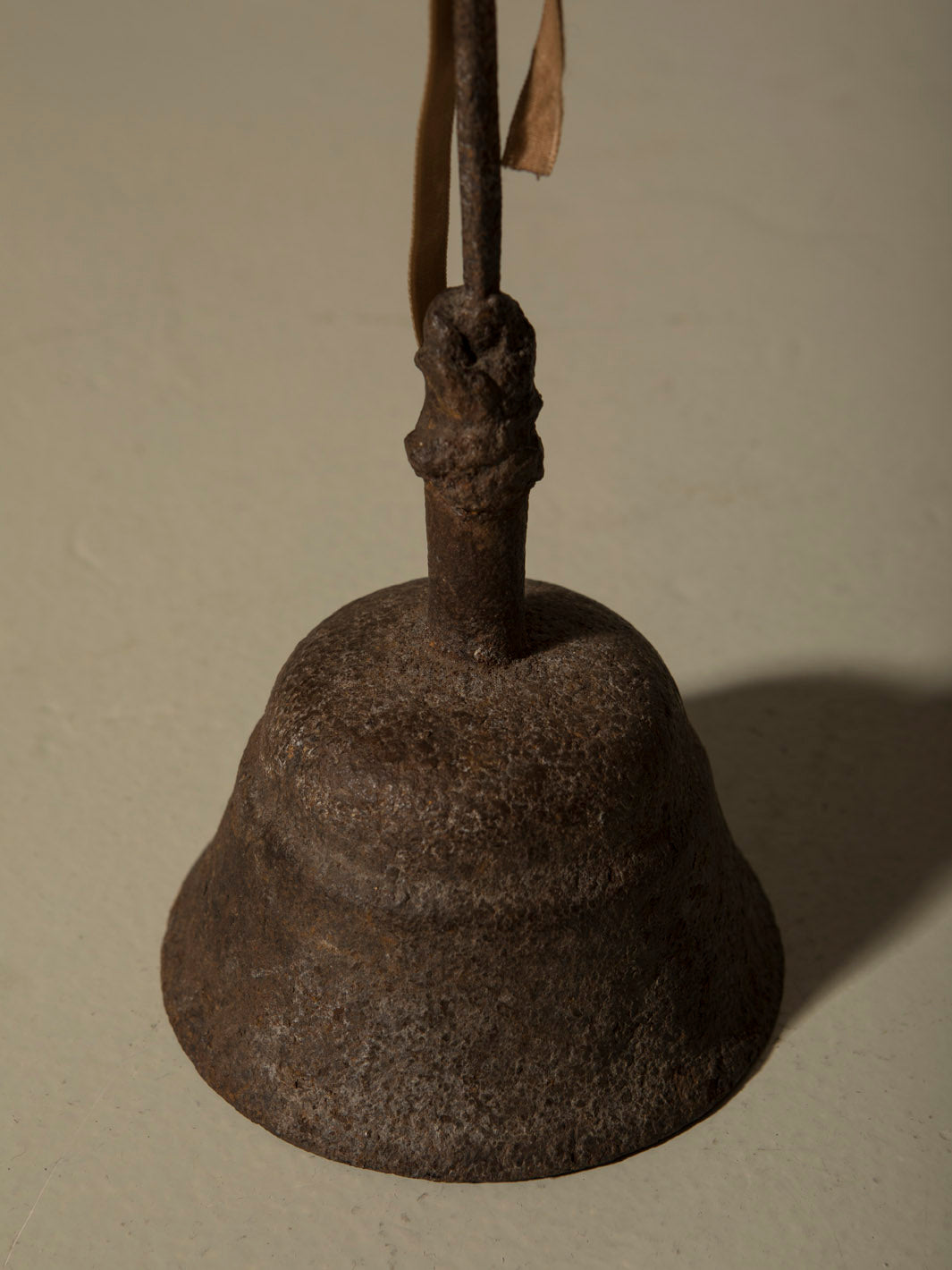 Candelabro Bell de hierro forjado