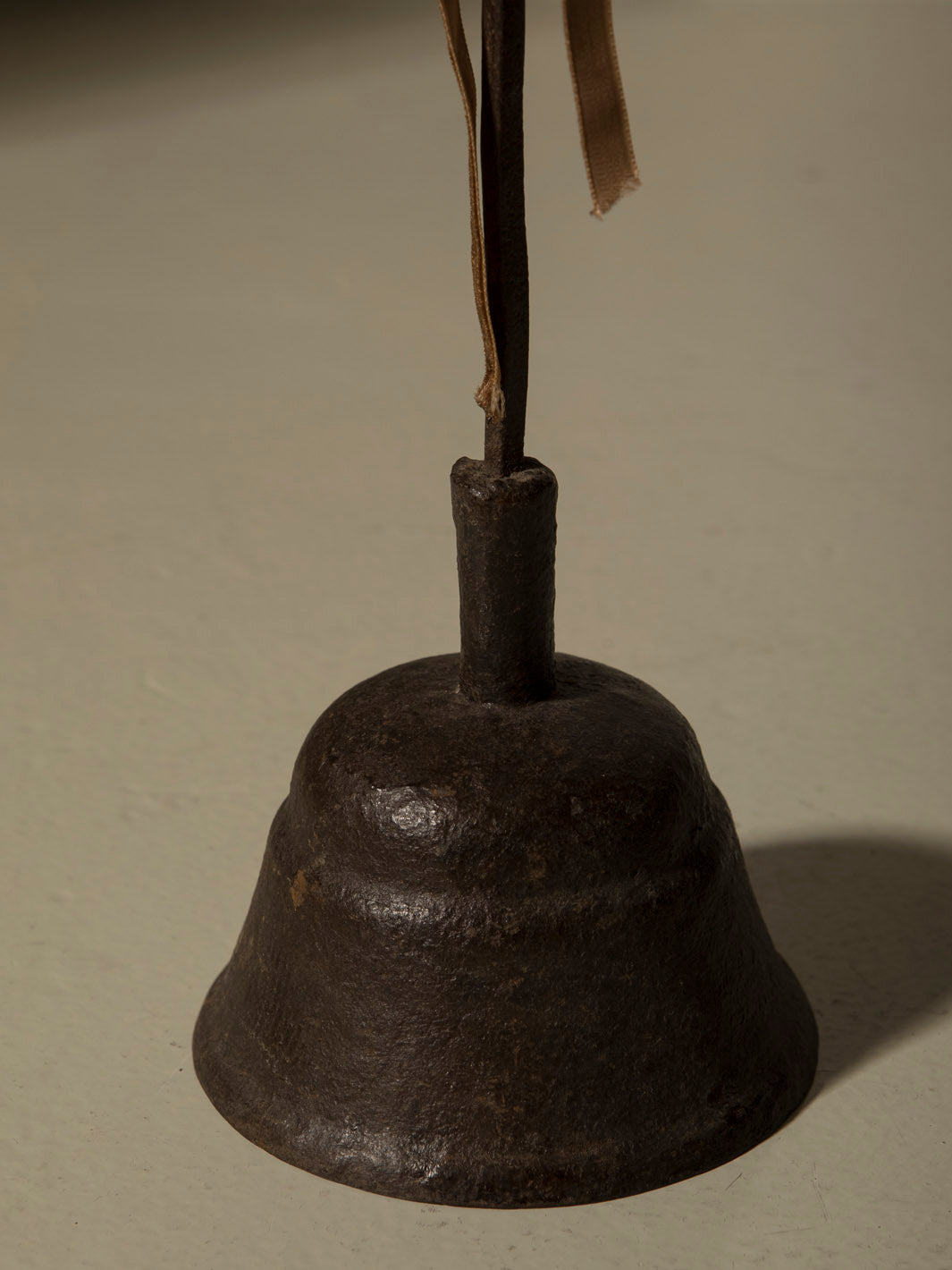 Candelabro Bell de hierro forjado