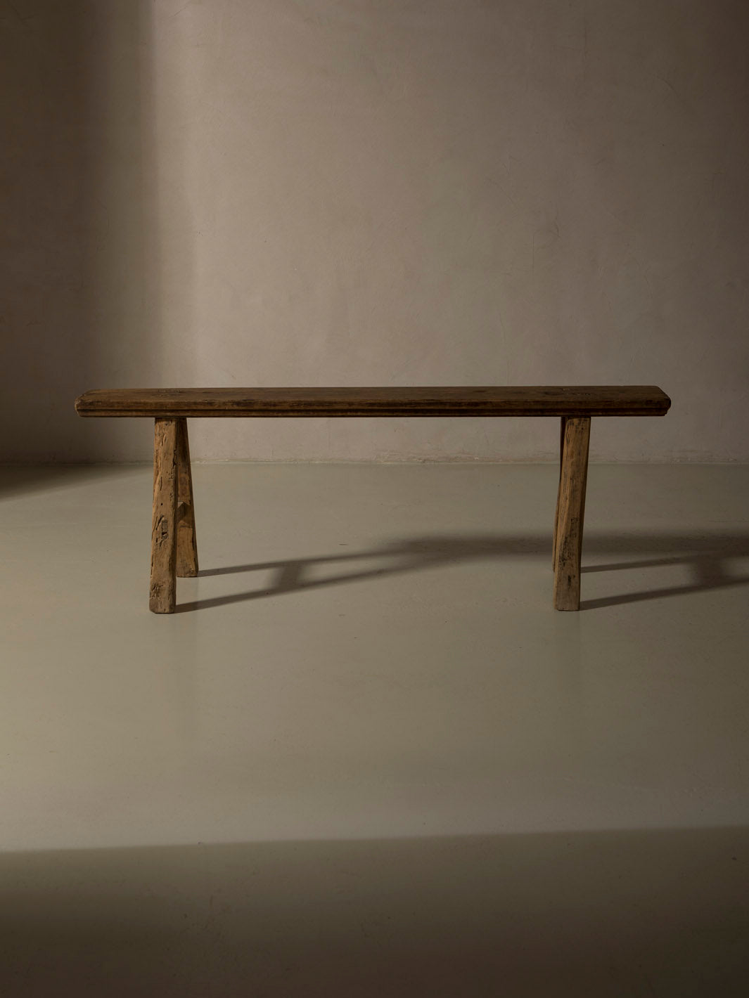 Banco antiguo de olmo