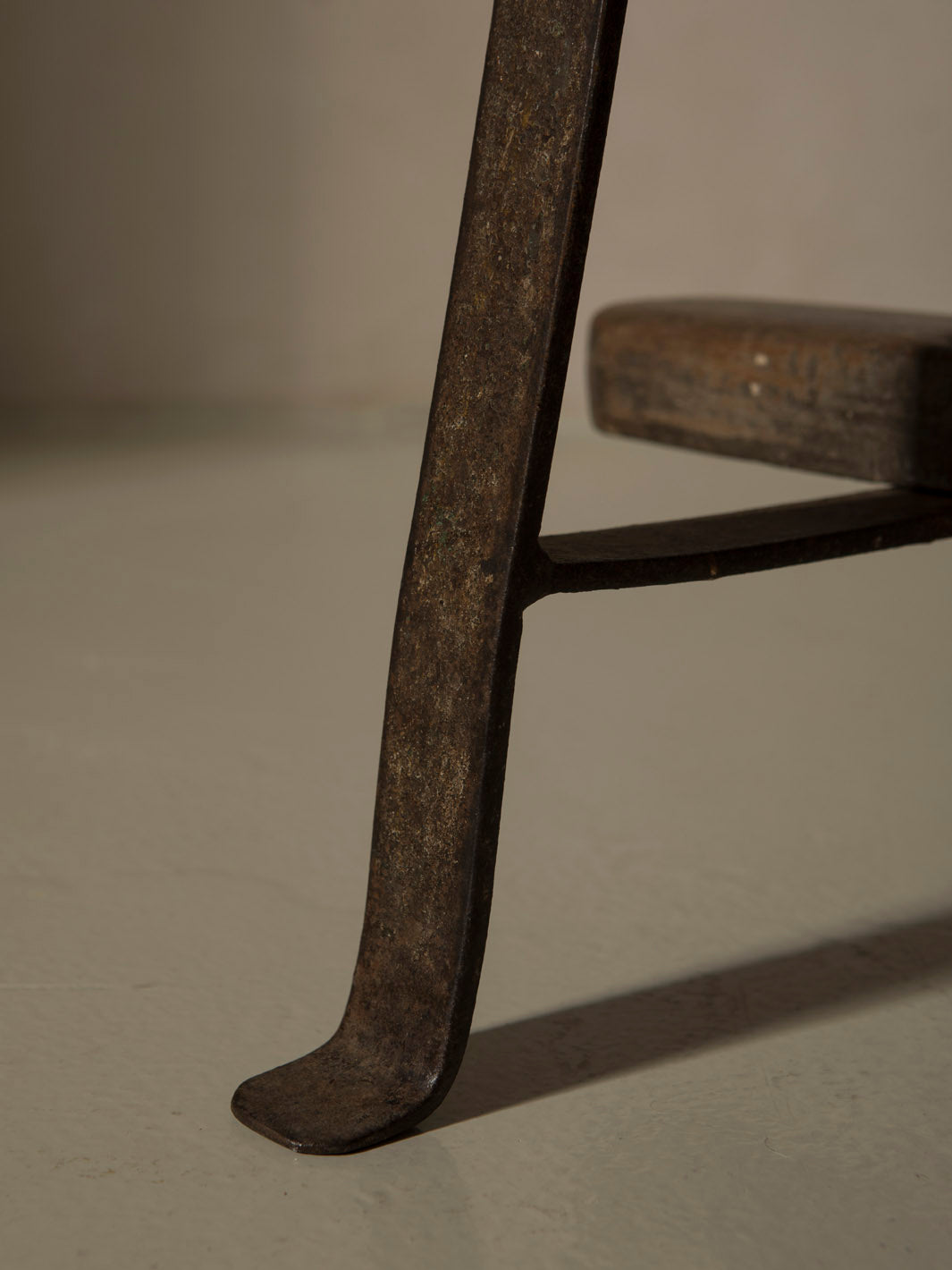 Banco Kumtha de olmo