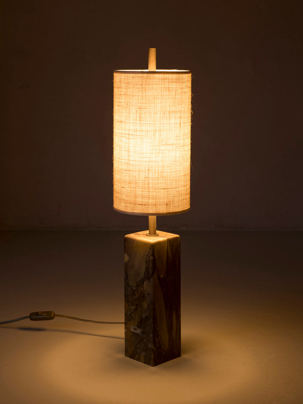 Lámpara italiana con base de mármol verde