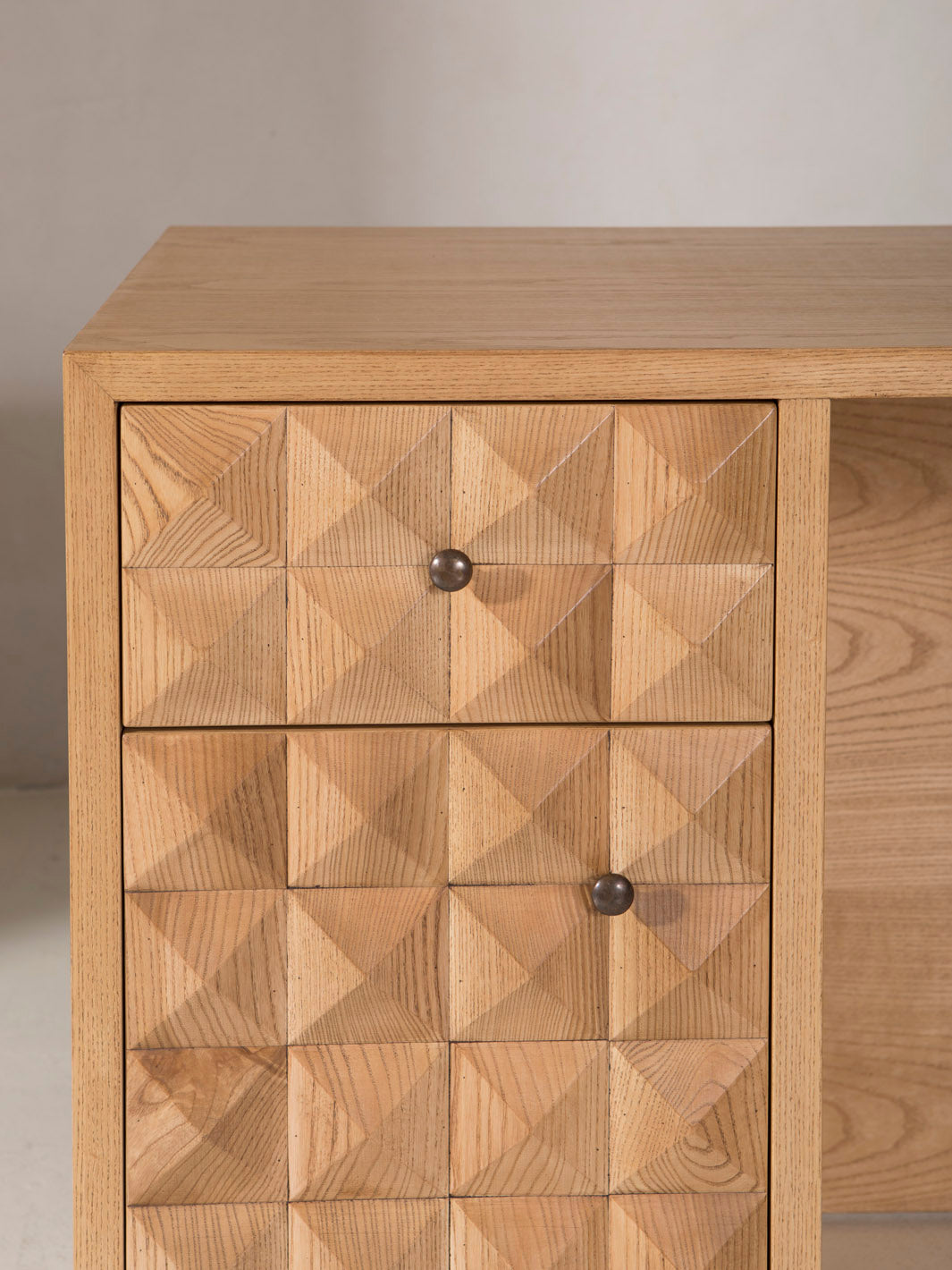 Italian fresno wood desk with squares