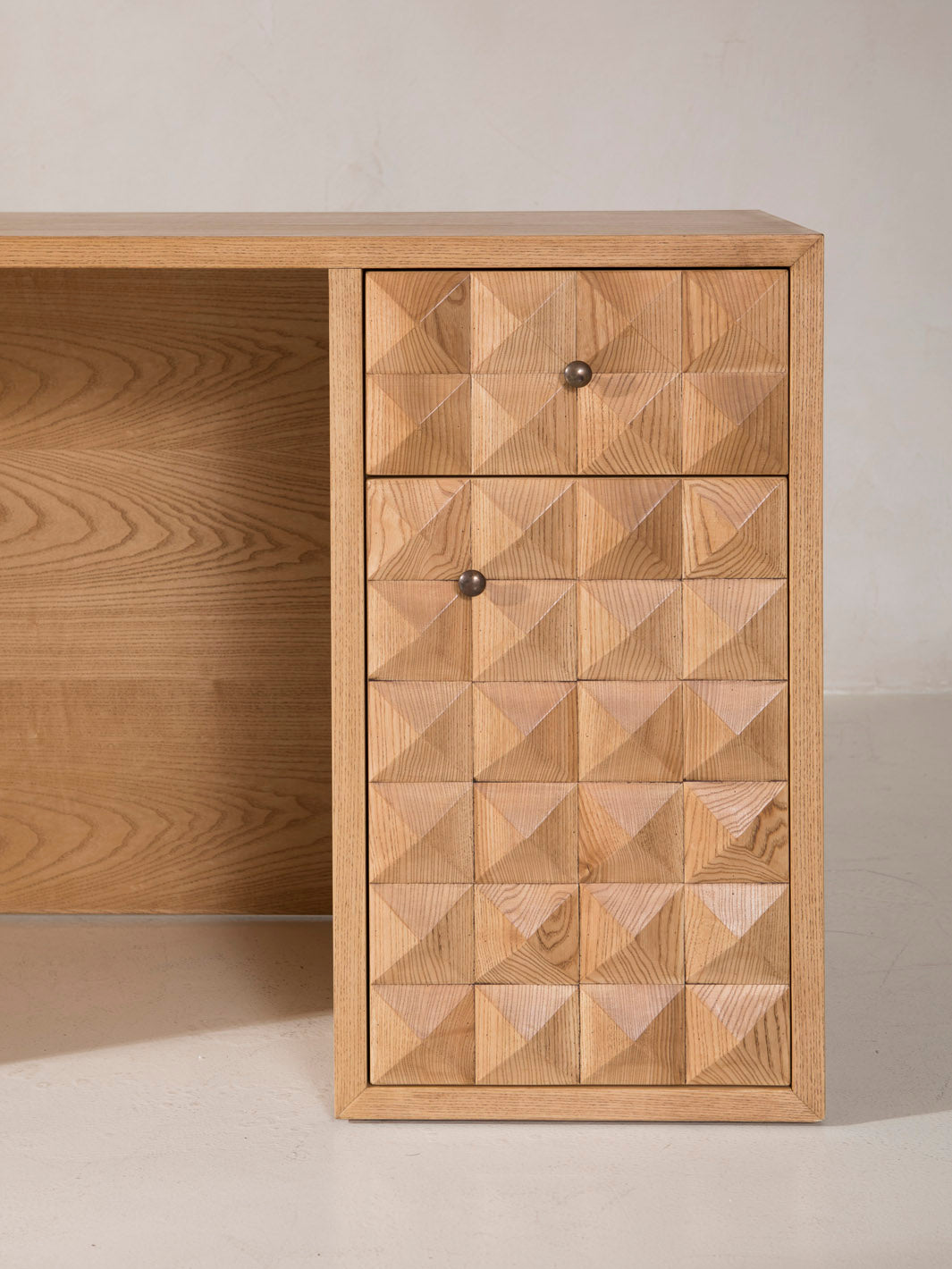 Italian fresno wood desk with squares