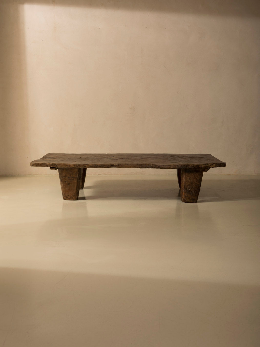 Mesa Naga IV 186x99x39,5cm.