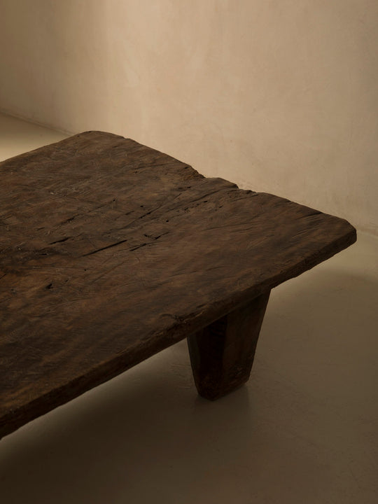 Mesa Naga IV 186x99x39,5cm.