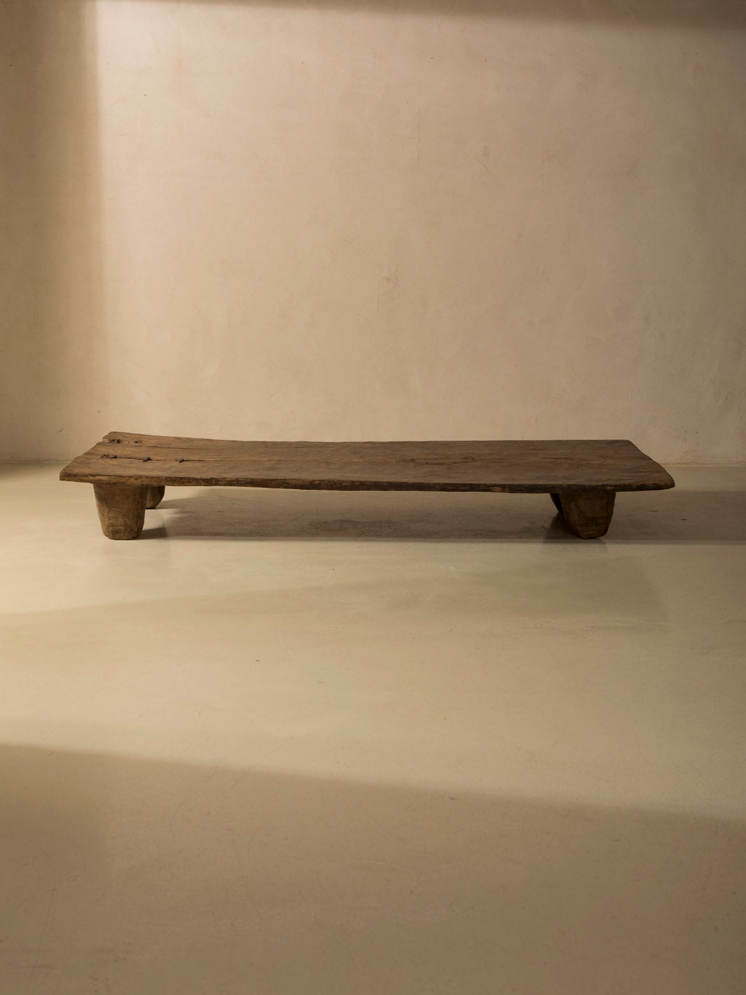 Mesa Naga VI 198x84x23cm.