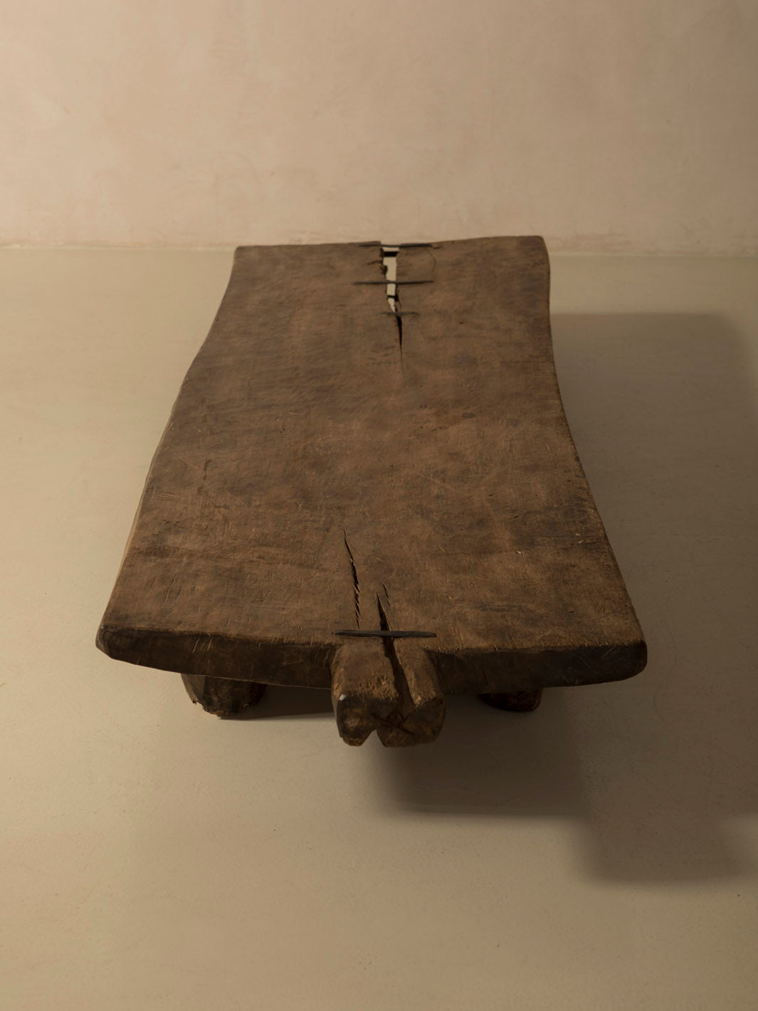 Mesa Naga XV 211x63x23cm.