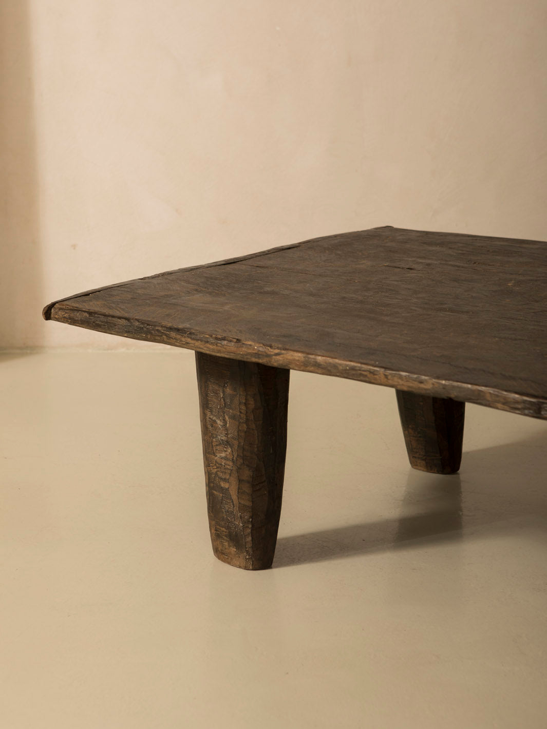 Mesa Naga V 206x90x41cm.