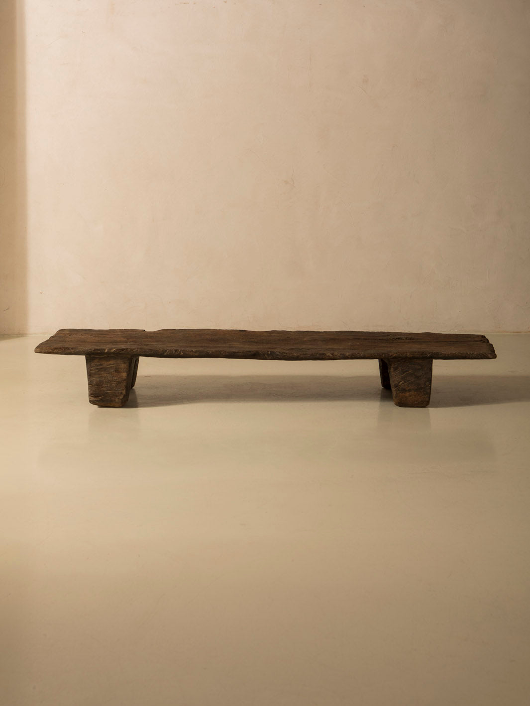 Mesa Naga XI 184x48x25cm.