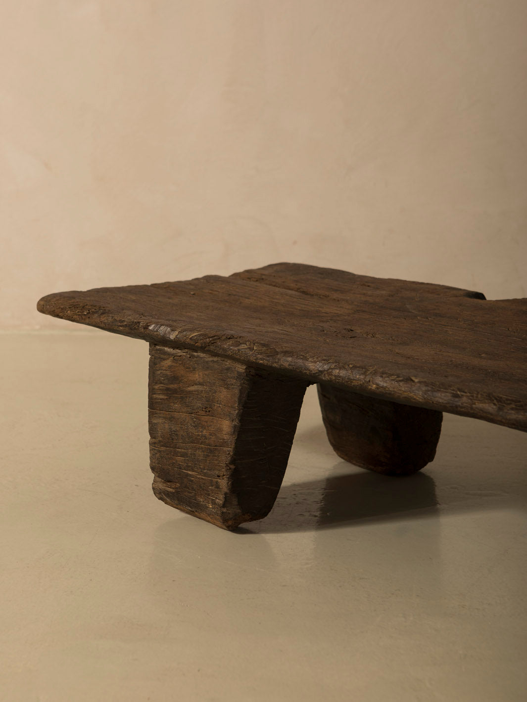 Mesa Naga XI 184x48x25cm.