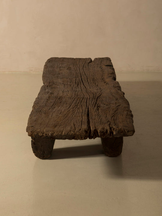 Mesa Naga XI 184x48x25cm.