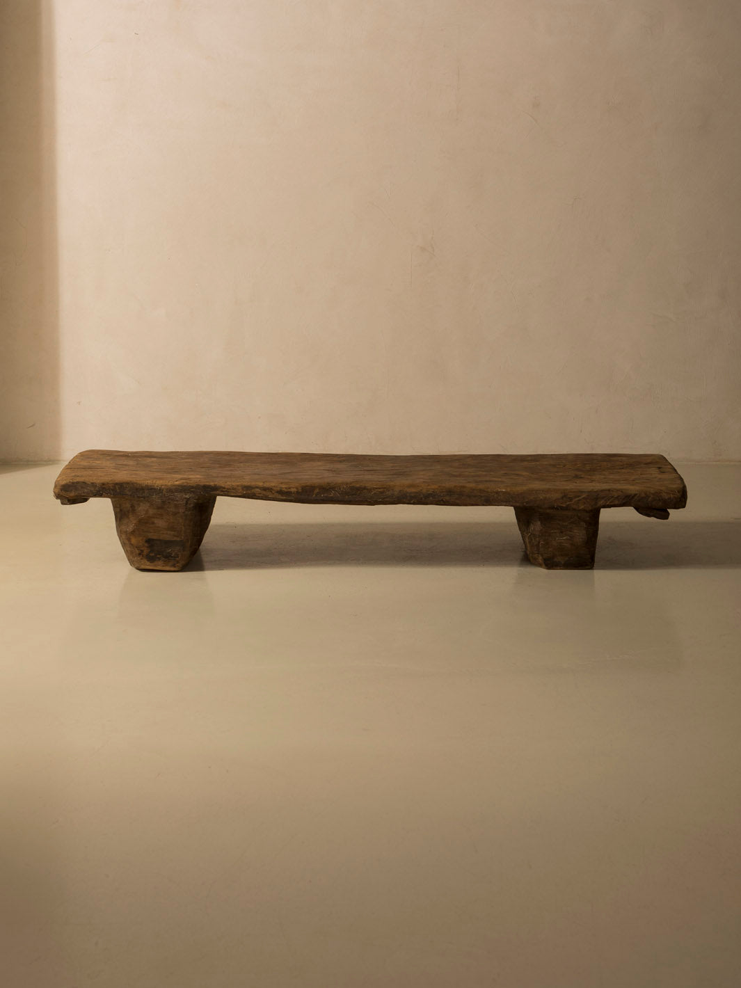 Mesa Naga XIII 179x55x25cm.