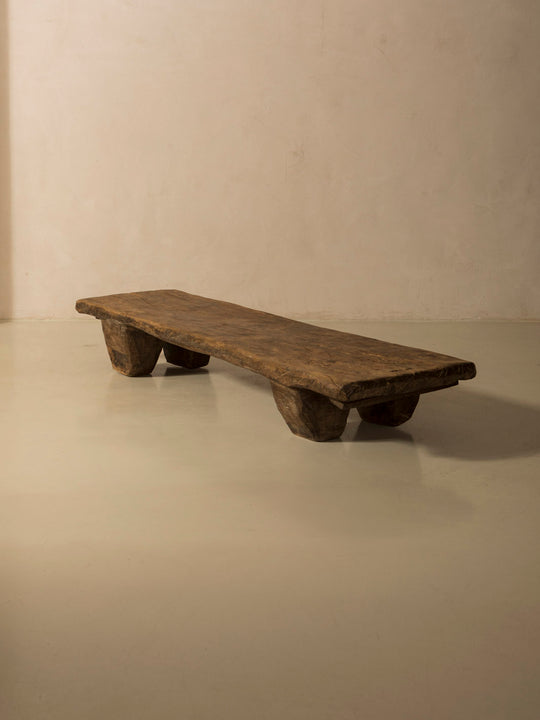 Mesa Naga XIII 179x55x25cm.