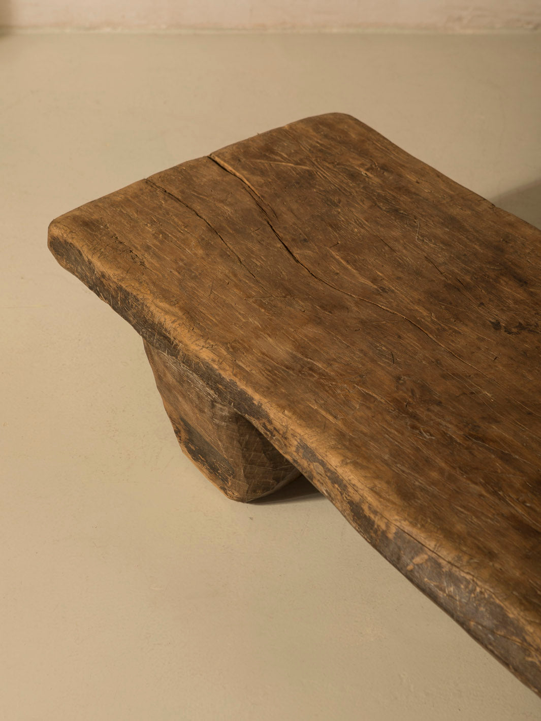 Mesa Naga XIII 179x55x25cm.