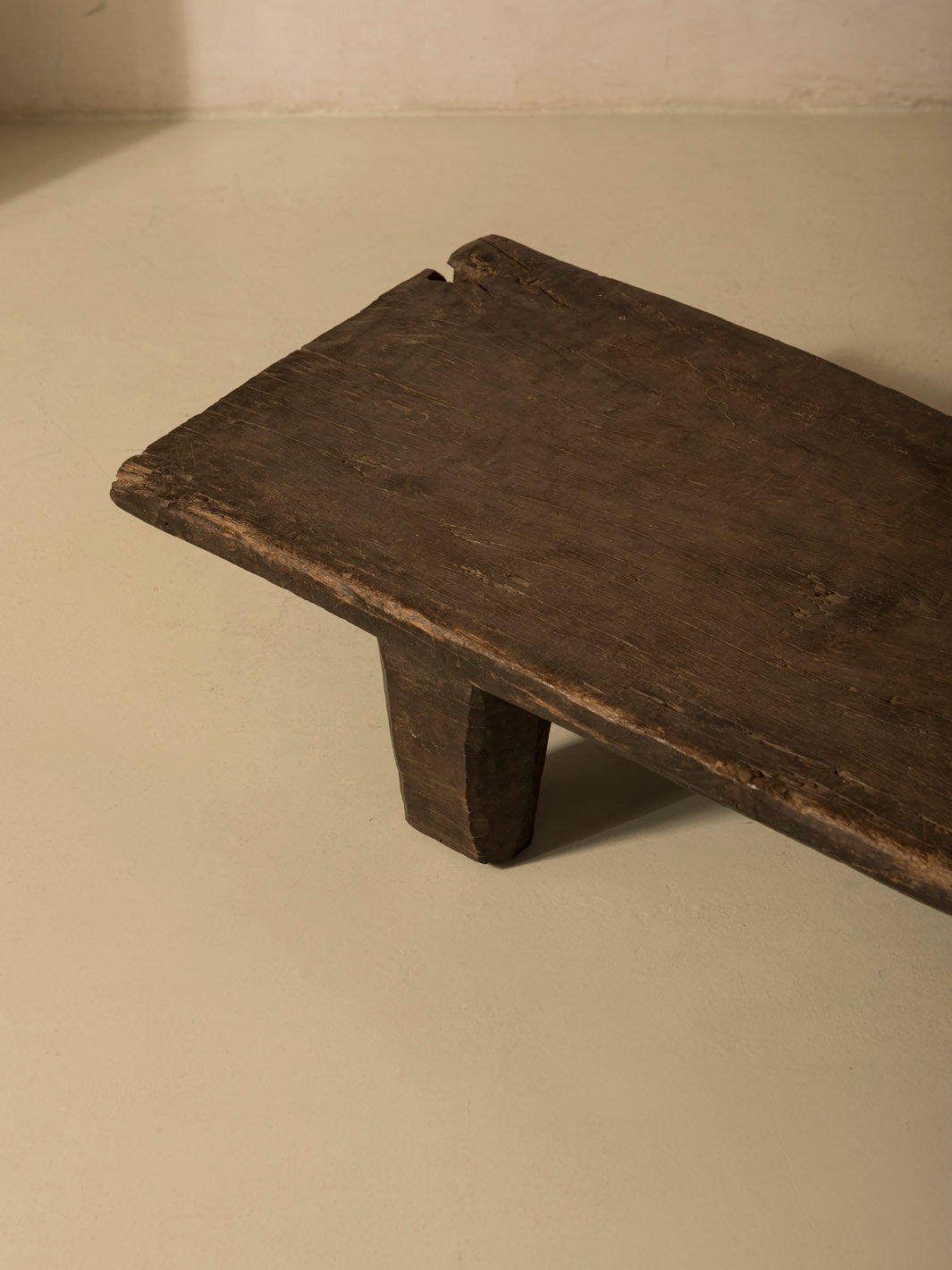 Mesa Naga XIV 196x53x32cm.