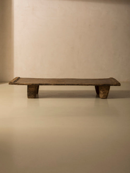 Mesa Naga VIII 194x60x30cm.