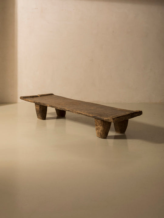 Mesa Naga VIII 194x60x30cm.