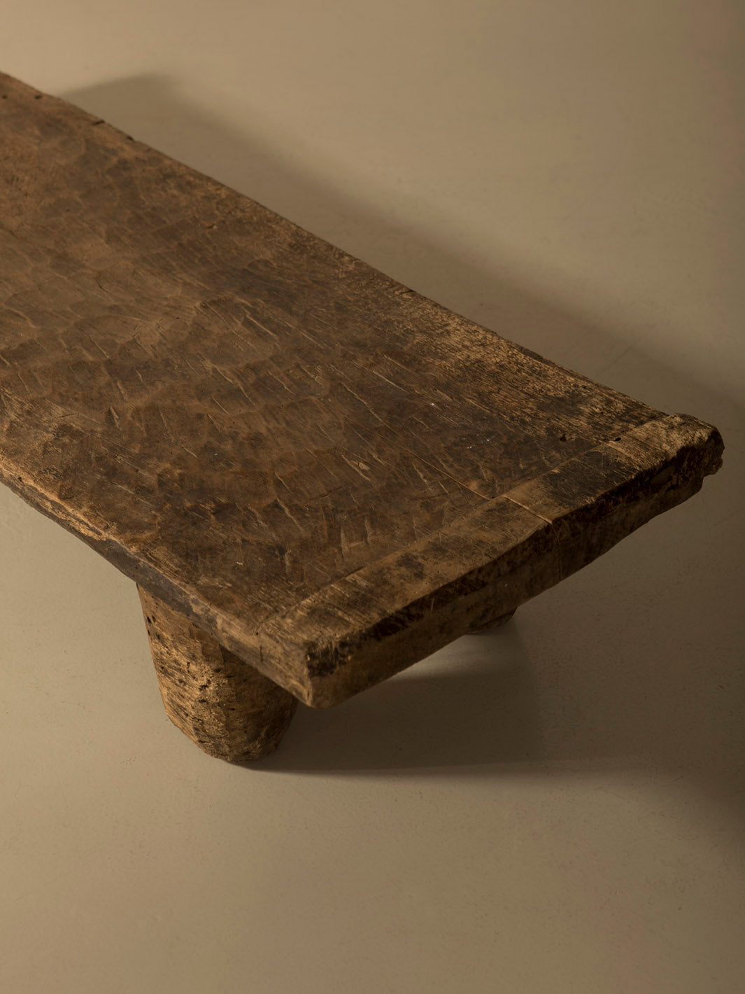 Mesa Naga VIII 194x60x30cm.