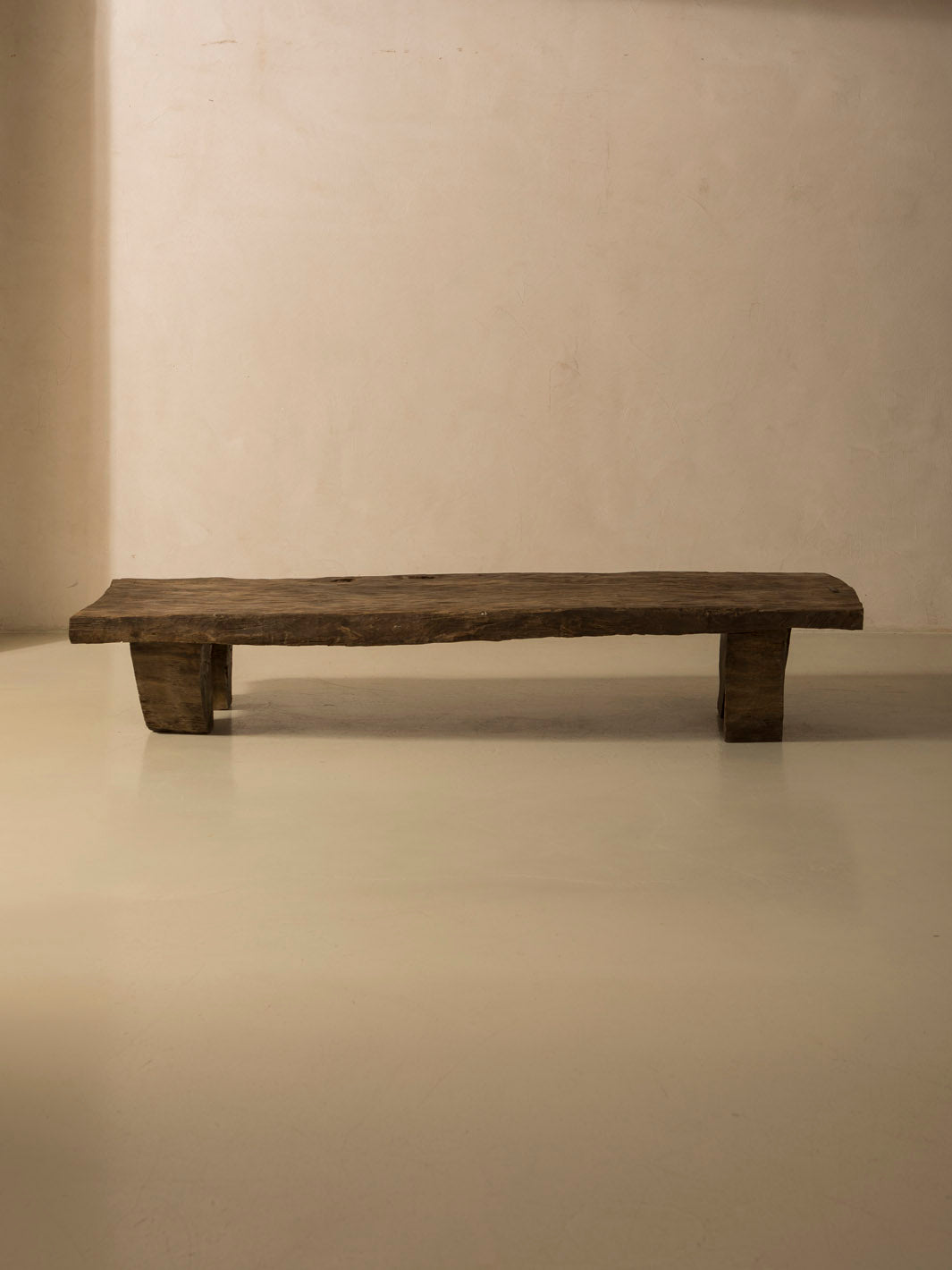 Mesa Naga XVI 189x71x33,5cm.