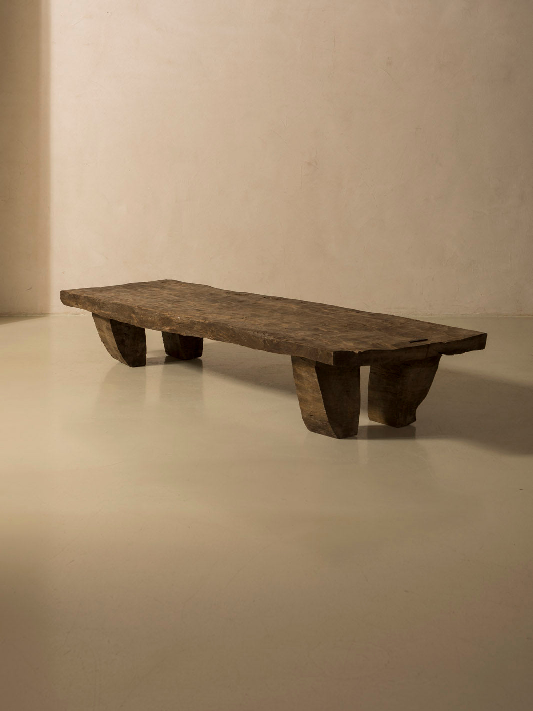 Mesa Naga XVI 189x71x33,5cm.