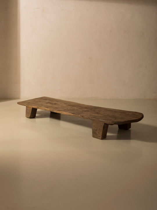 Mesa Naga XVII 213,5x59x26cm.