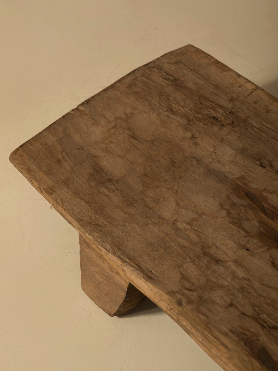 Mesa Naga XVII 213,5x59x26cm.