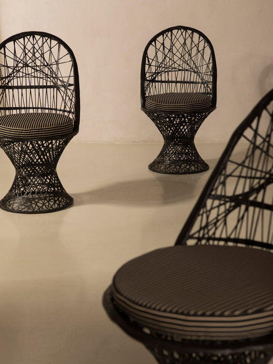 Fiberglass dining chair black