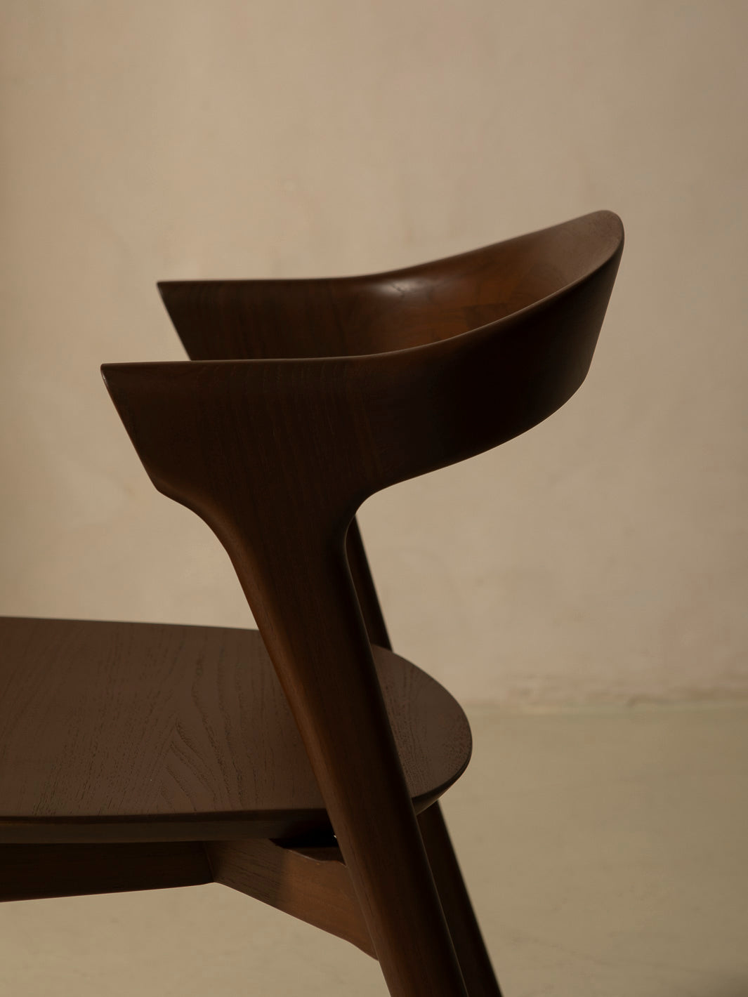 Silla Bok en teca marrón