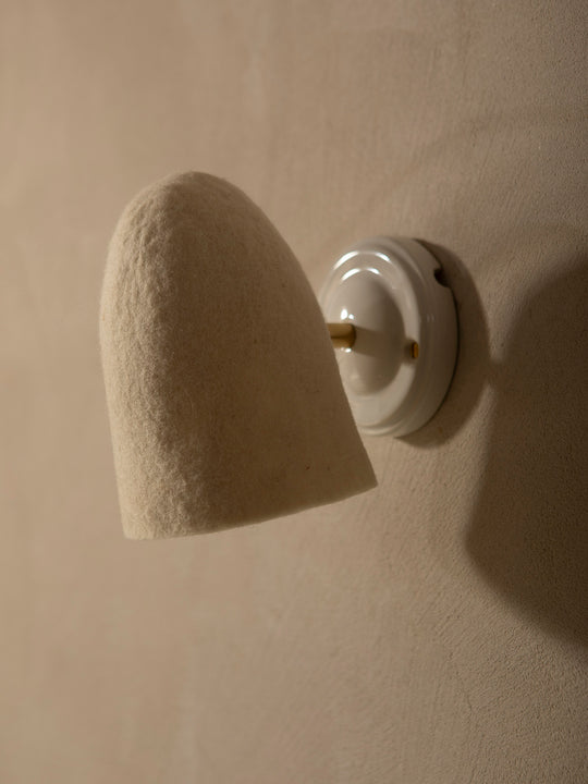 Felt lampshade wall light with adjustable light