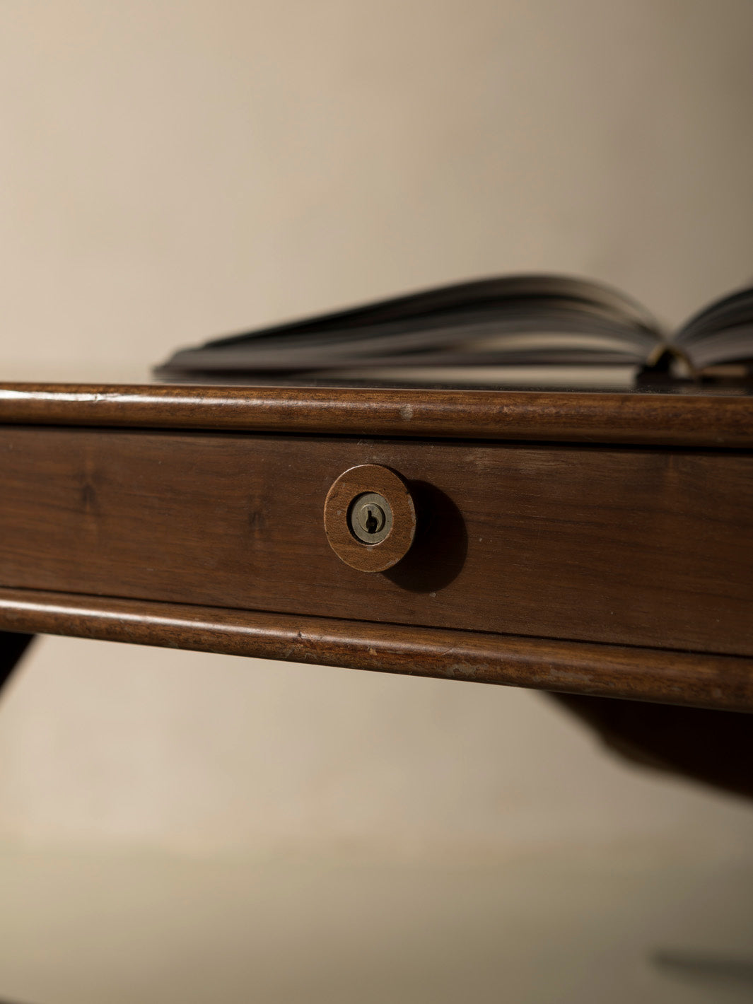 "530" Desk by Gianfranco Frattini for Bernini, 1960s