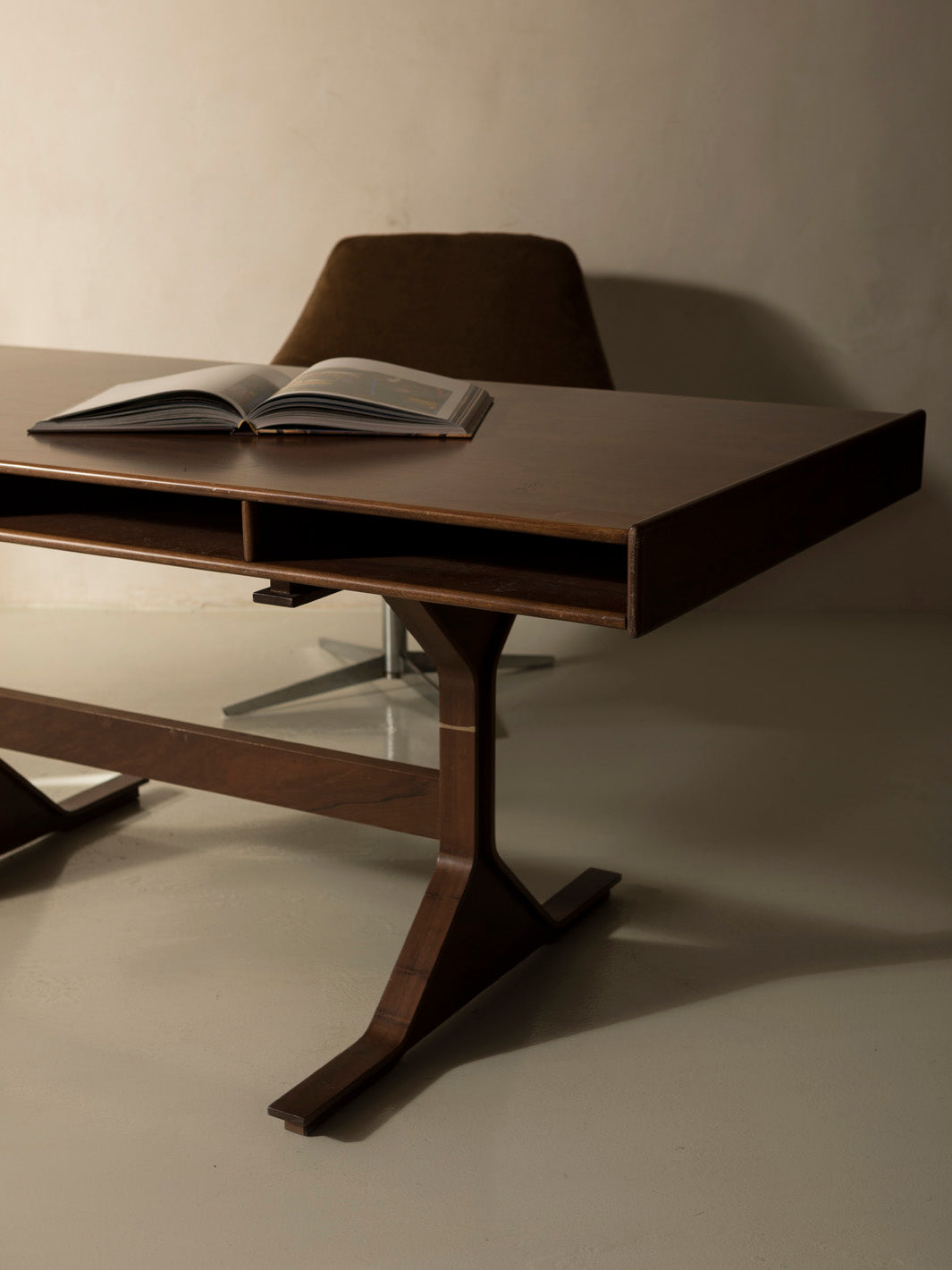 "530" Desk by Gianfranco Frattini for Bernini, 1960s