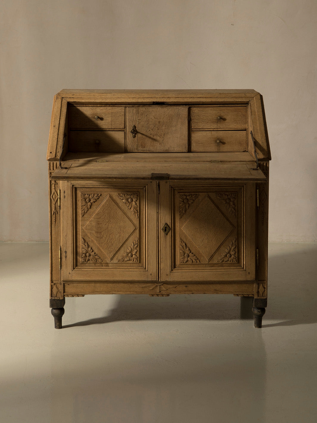 Cómoda escritorio Bélgica castaño XIX