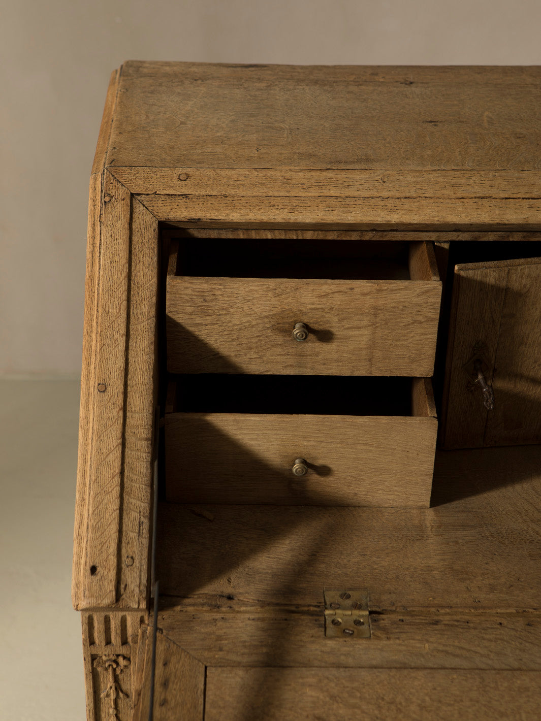 Cómoda escritorio Bélgica castaño XIX