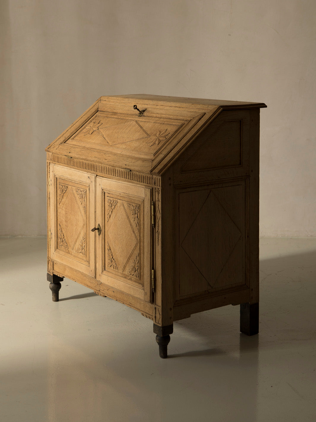 Cómoda escritorio Bélgica castaño XIX