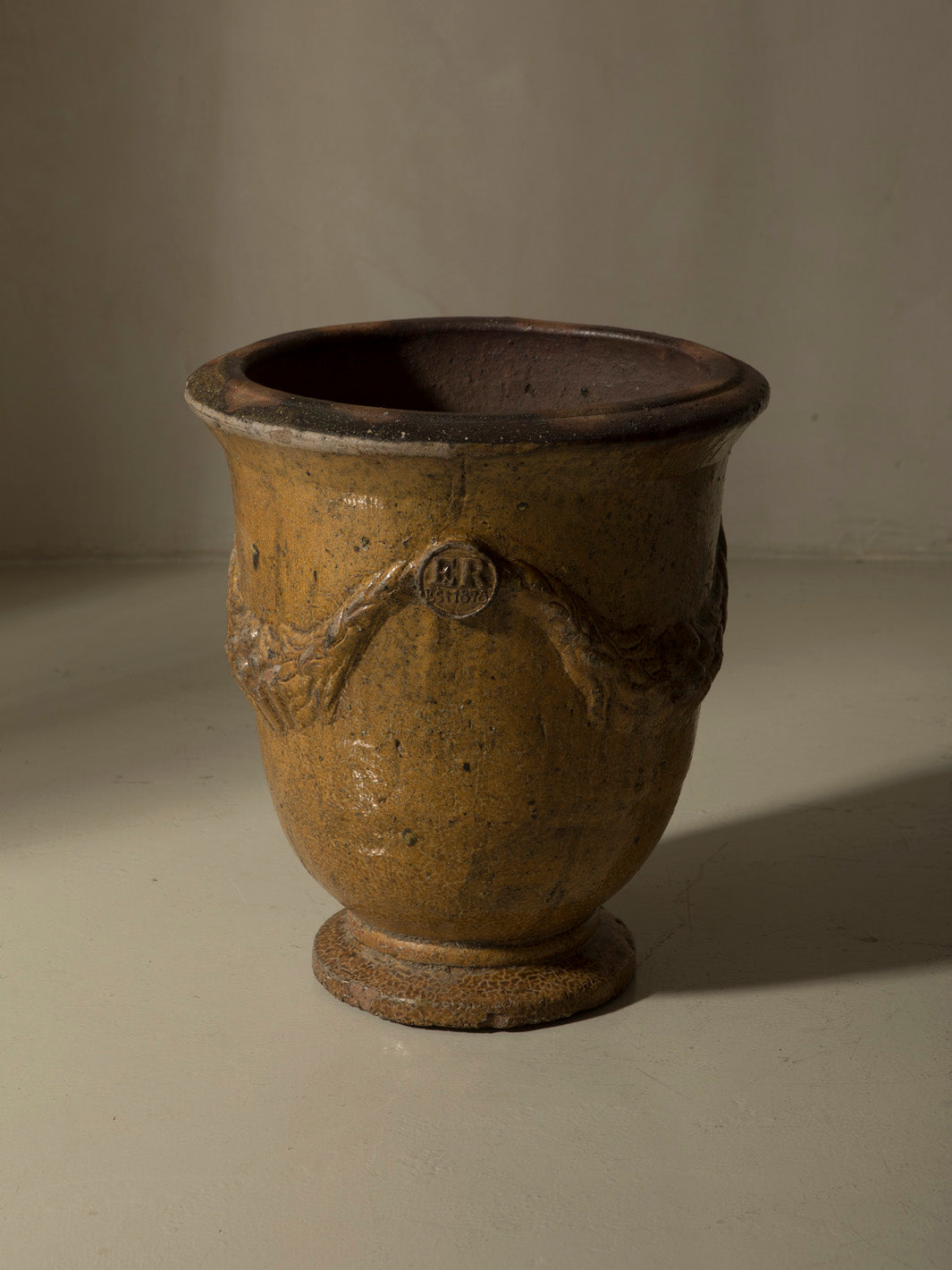 Provençal flowerpot from the 1930s