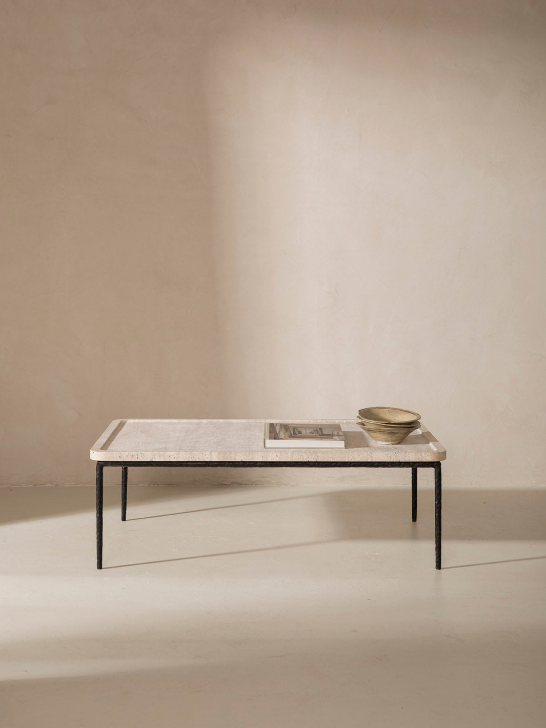 Arrow Gallon Martelé Table