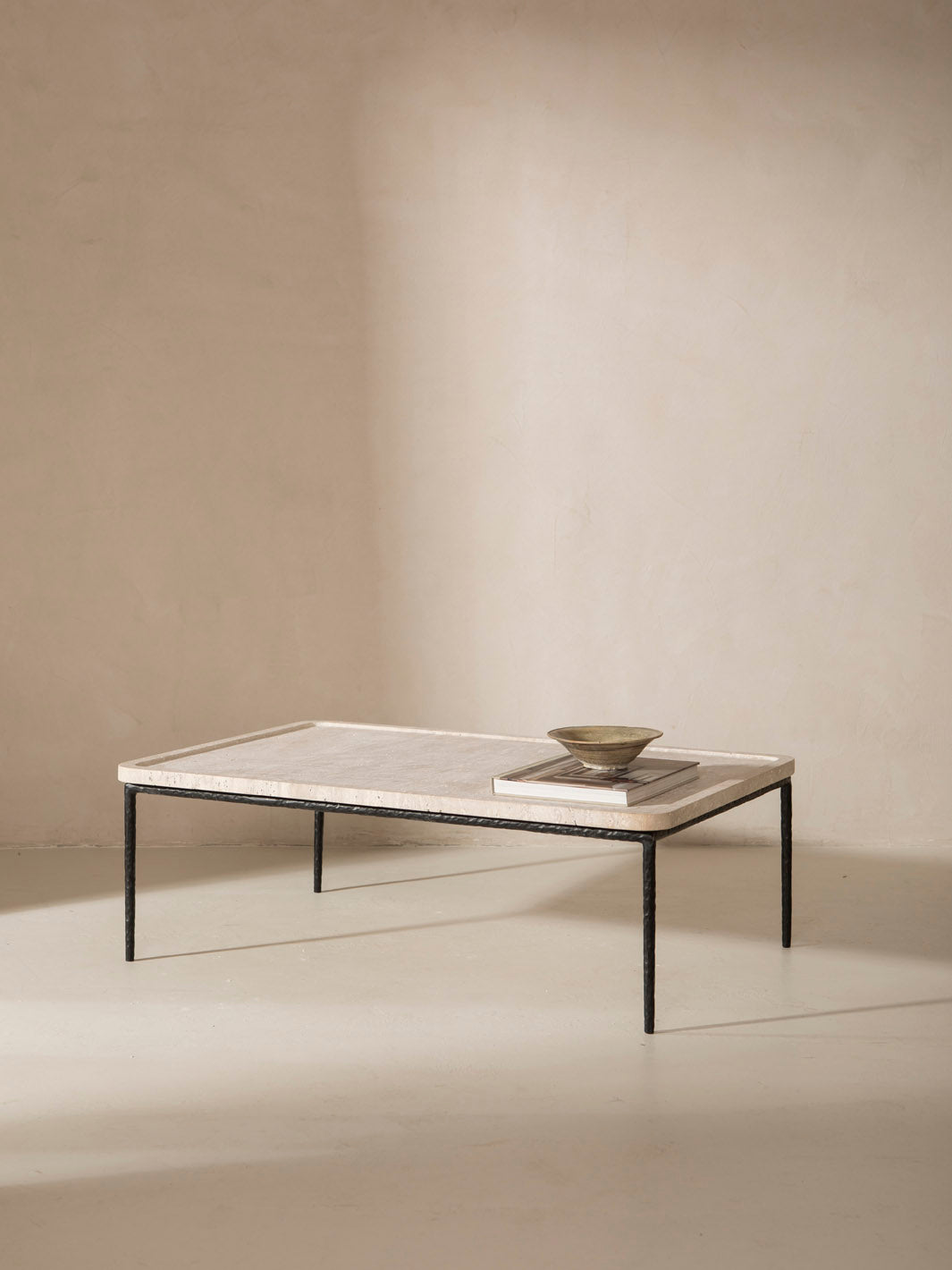 Arrow Gallon Martelé Table