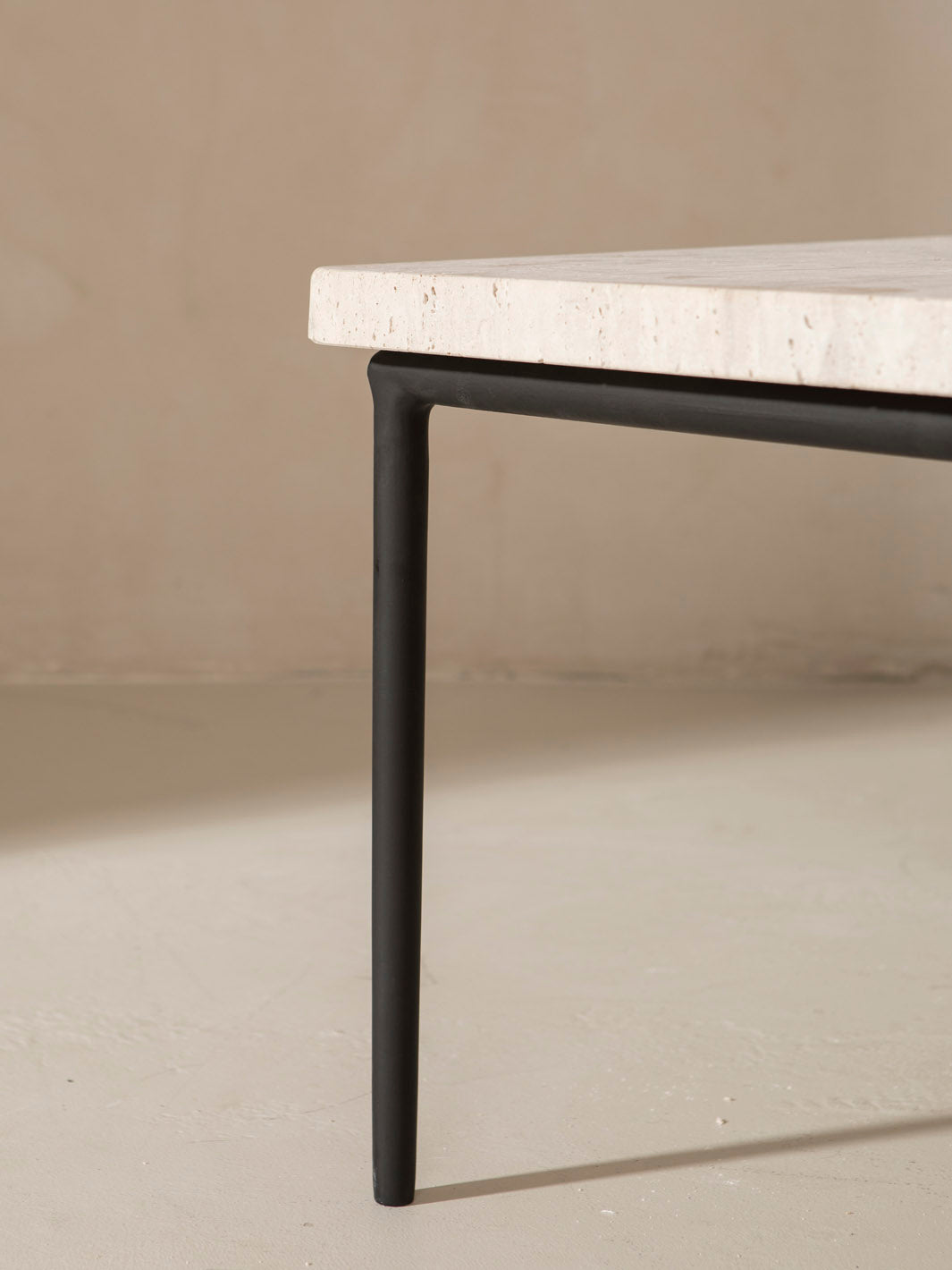 Mesa Arrow Classic 60x60x40cm